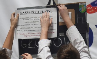 Protest rezydentów trwa. Nocne spotkanie w KPRM bez efektu