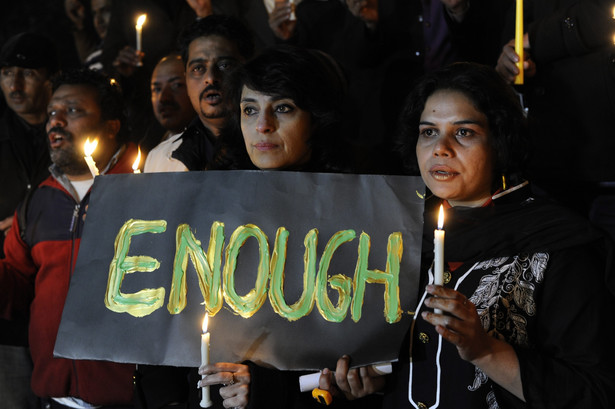 Po ataku na szkołę w Peszawarze przywrócona kara śmierci w Pakistanie