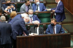 Piechowiak: Wystąpiłem z Porozumienia, pozostanę w klubie PiS