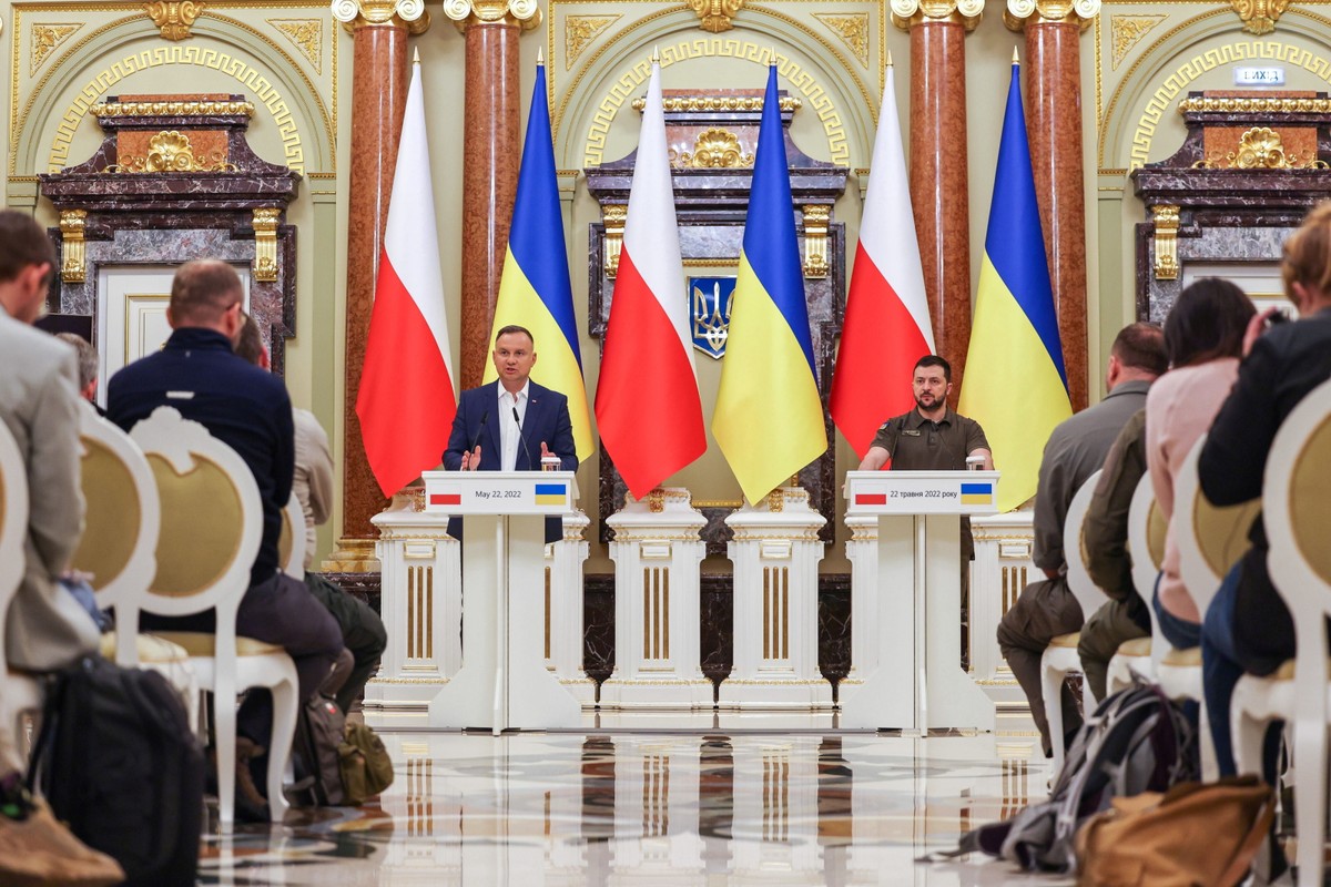 Prezydent RP Andrzej Duda i prezydent Ukrainy Wołodymyr Zełenski podczas konferencji prasowej w Kijowie