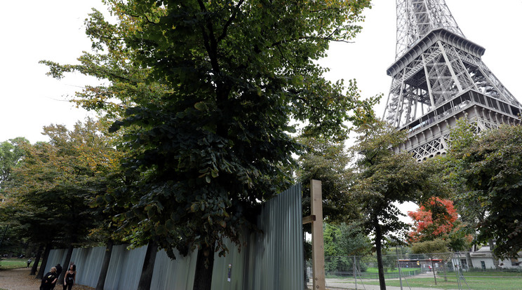 Párizsban találták a bombát /Fotó: AFP