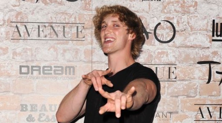 Logan Paul 600 millió forintért vásárolt ritka Pokémon kártyákat