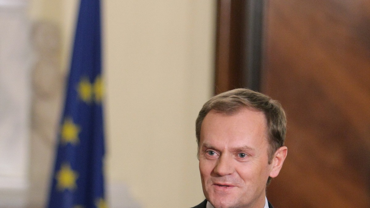 Amerykanie znowu śmieją się z polskiego premiera. Ledwo Donald Tusk zakończył rozmowy z prezydentem Bushem o tarczy antyrakietowej i dozbrajaniu polskiej armii, a premierem "zajęli" się amerykańscy satyrycy - pisze serwis dziennik.pl.