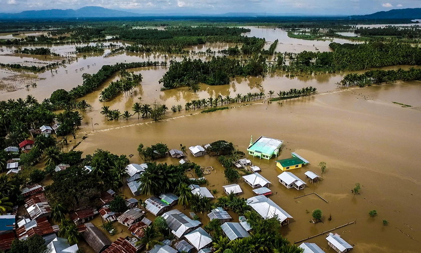 skutki burzy tropikalnej na Filipinach