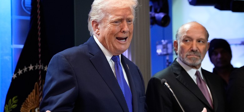 Niespodziewana decyzja Trumpa. 10-proc. cło na wszystkie kraje świata od północy