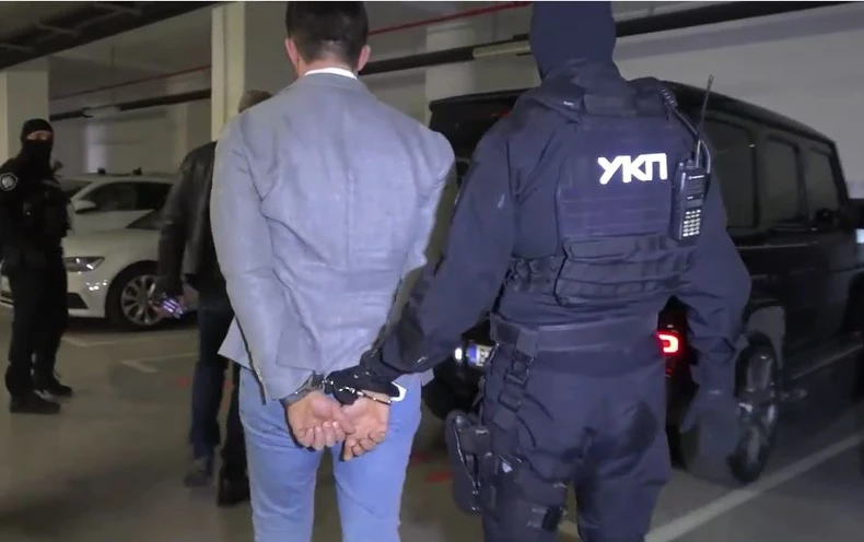 Privođenje Ace Bosanca u kafiću na Novom Beogradu