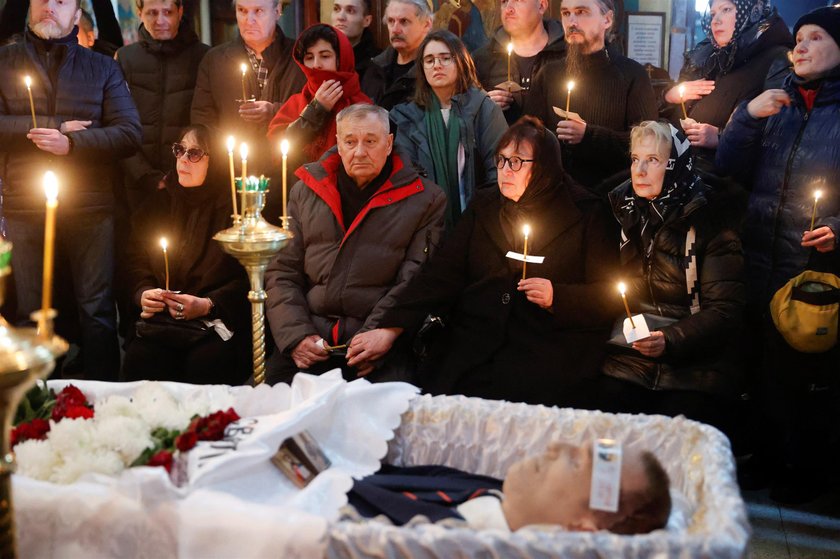 Dziwny szczegół na pogrzebie Nawalnego. Tajemnicza opaska