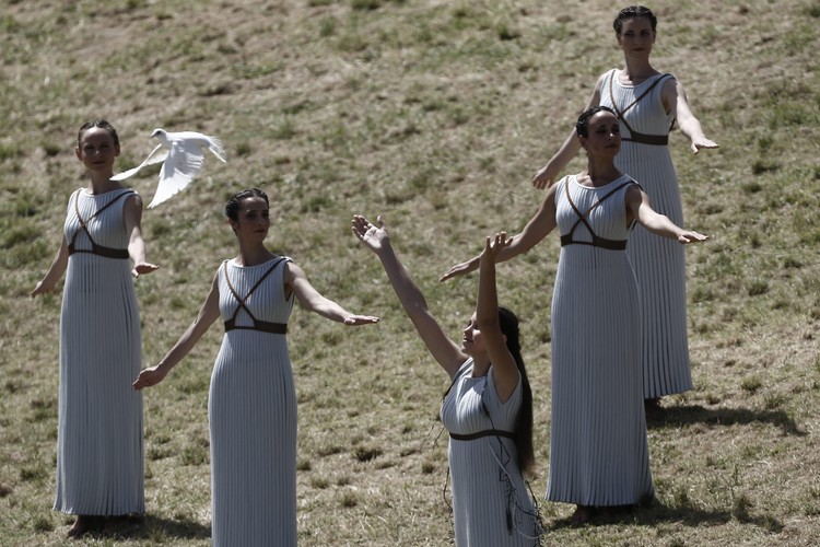 W ruinach świątyni Hery wzniecony został olimpijski ogień