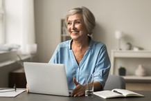 Osobom po 56. roku życia od 1 marca 2026 r. przysługuje 1993,76 zł brutto co miesiąc