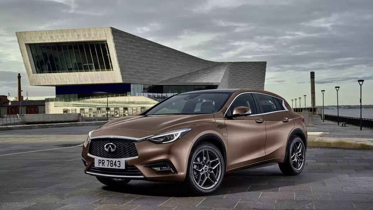 Infiniti Q30