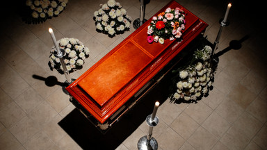Zasiłek pogrzebowy w 2023 r. Komu przysługuje? Ile wynosi?
