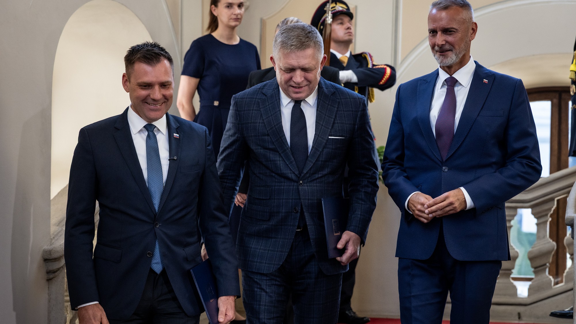 Prezident oficiálne odvolal Tomáša Tarabu. Jeho ministerstvo bude zatiaľ spravovať Robert Fico