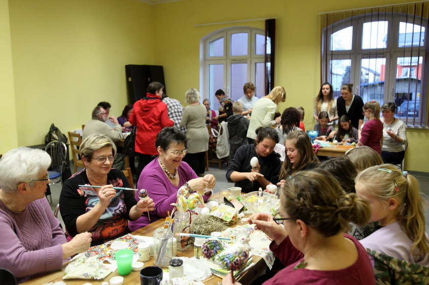 Warsztaty przygotowywania ozdób świątecznych odbyły się w Gdańskim Archipelagu Kultury