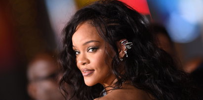 Rihanna w śmiałej stylizacji. Jej sukienka to dzieło polskiej projektantki