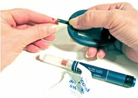 Az 1-es típusú cukorbetegség (inzulinfüggő diabétesz) olyan autoimmun betegség, melynél a szervezet a hasnyálmirigyben található inzulintermelő béta sejteket pusztítja.