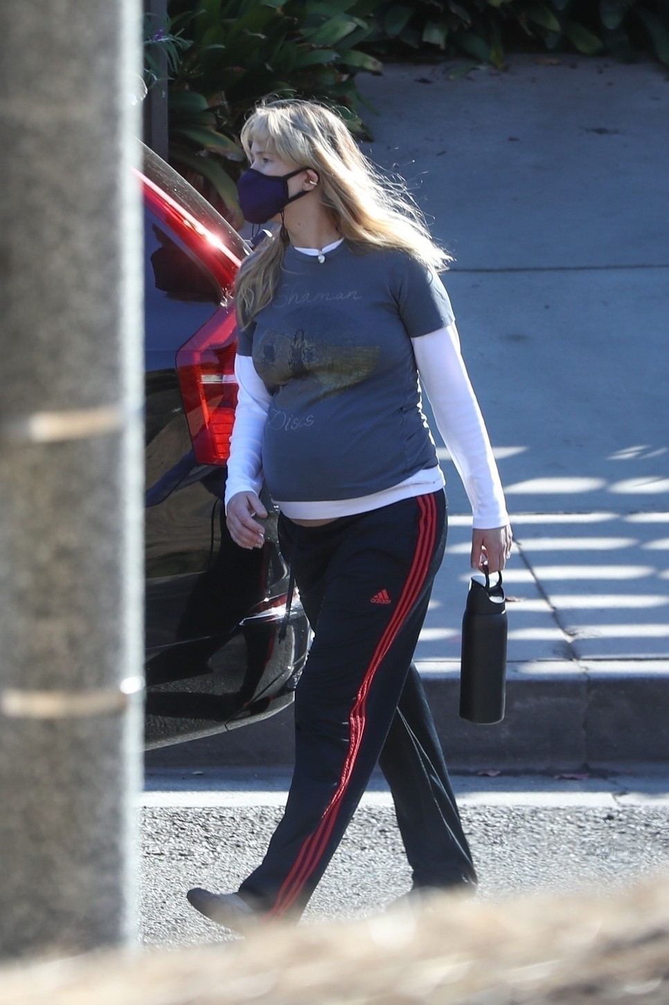 Jennifer Lawrence hamarosan kétgyerekes anyuka lesz