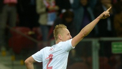 kamil glik po strzeleniu gola w meczu z anglią