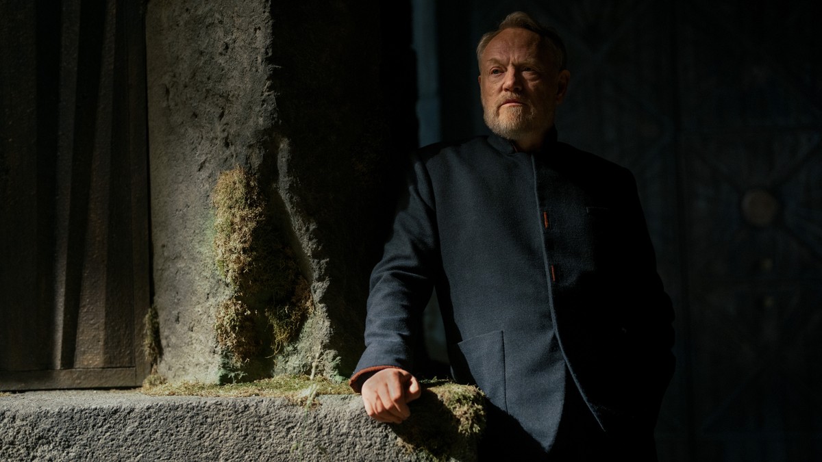 Jared Harris w trzecim sezonie serialu "Fundacja"