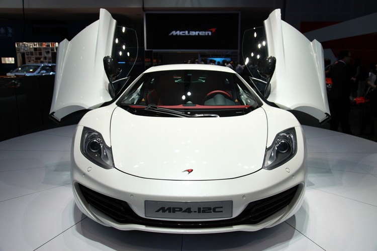 GT: McLaren MP4-12C