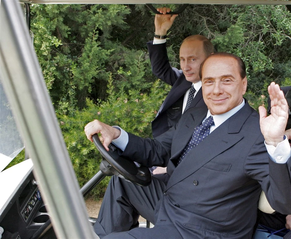 Vladimir Putin i Silvio Berluskoni u Porto Rotondu na Sardiniji u aprilu 2008.