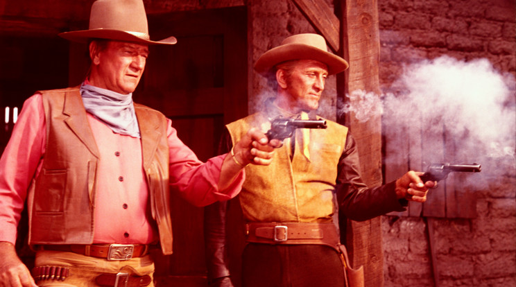 W1John Wayne és Kirk Douglas a Rabold el az aranyat című westernben (Fotó RAS-archív)