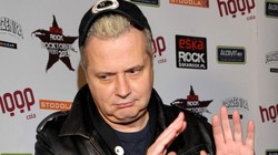 Lider kultowych zespołów trafił do szpitala. Jest już po operacji