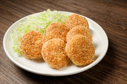 Kotlety ziemniaczane od Łukasza Konika. Z serem korycińskim smakują obłędnie!