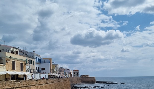Proverili smo kakve su cene nekretnina na ostrvu koje će biti hit ovog leta i za Srbe