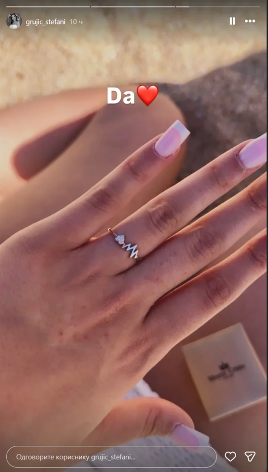 Verila se Stefani Grujić, pokazala prsten i napisala "da"