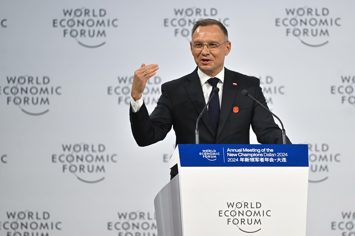 Prezydent RP Andrzej Duda wziął udział w sesji otwierającej 15. doroczne spotkanie Nowych Liderów Letniego Światowego Forum Ekonomicznego w Dalian