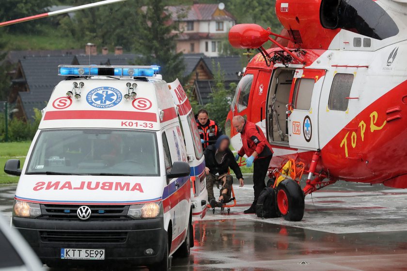 Szpital w Zakopanem zamknięty dla mediów i ogrodzony kordonem policji