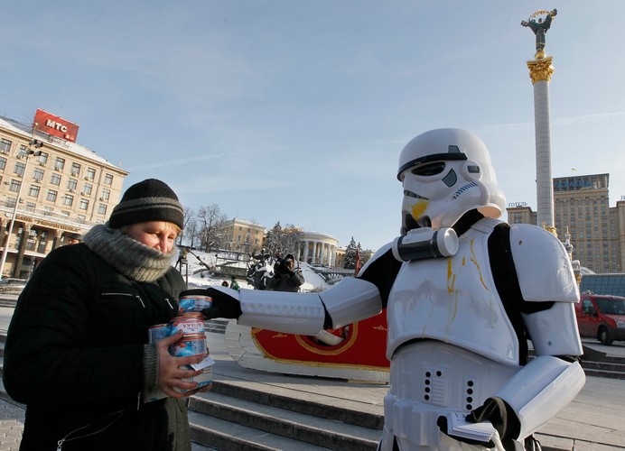 Lord Vader i jego szturmowcy podpowiadają, jak przetrwać koniec świata