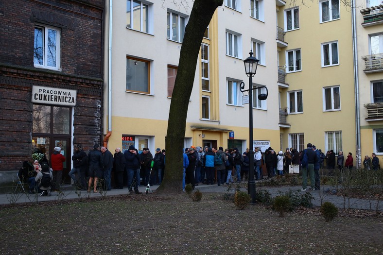 Tłusty czwartek. Kolejka przed Pracownią Cukierniczą Zagoździński w Warszawie