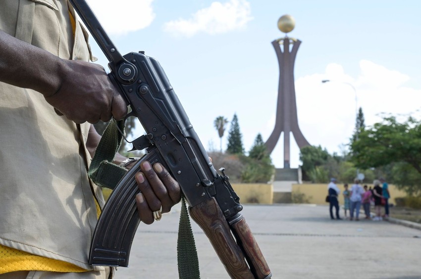 Čuvar Memorijalnog centra mučenika Tigraja u Mekeleu, Etiopija, u maju 2024.