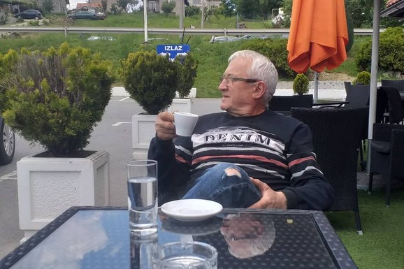 "PEVAO SAM ZA 1.000 DINARA" Pevač opleo po kolegama koji drže visoke cene na nastupima: "Neka budu čestiti pa će zaraditi"