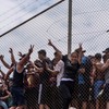 Migranti pokušavaju da pređu iz Maroka u špansku enklavu Seutu, Španija digla vojsku