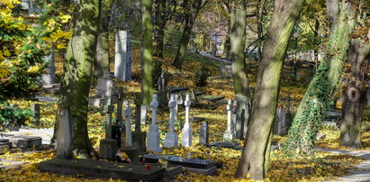"Rzeczpospolita": zmiany w ustawie o cmentarzach i pochówku zmarłych