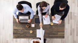 firmy walczą o pracowników. te komptencje są na wagę złota