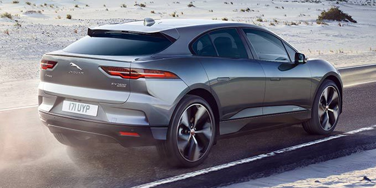 Elektryczny Jaguar I-Pace jest dostępny w ciekawej ofercie dla biznesu. Przy jego zakupie można uzyskać wsparcie do 76000 zł brutto. Do tego dochodzą inne korzyści.