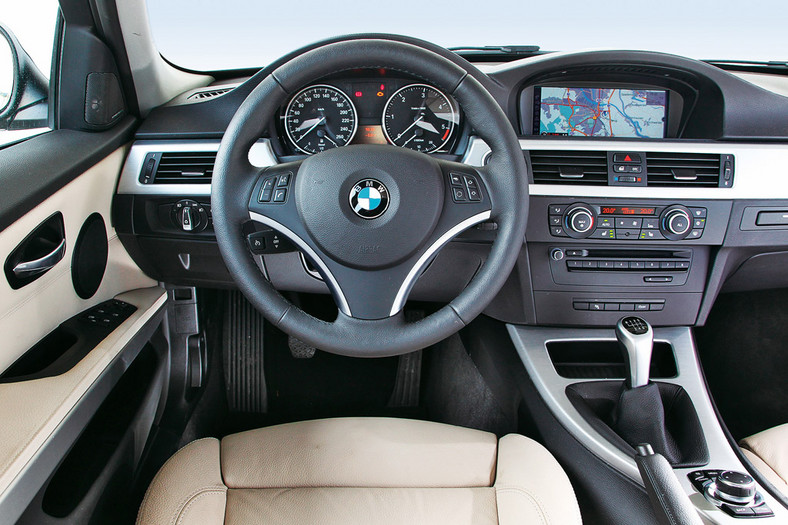 BMW 320d kontra Audi A4 i Volvo V60: sprawdzamy, czy warto kupić kombi klasy premium?