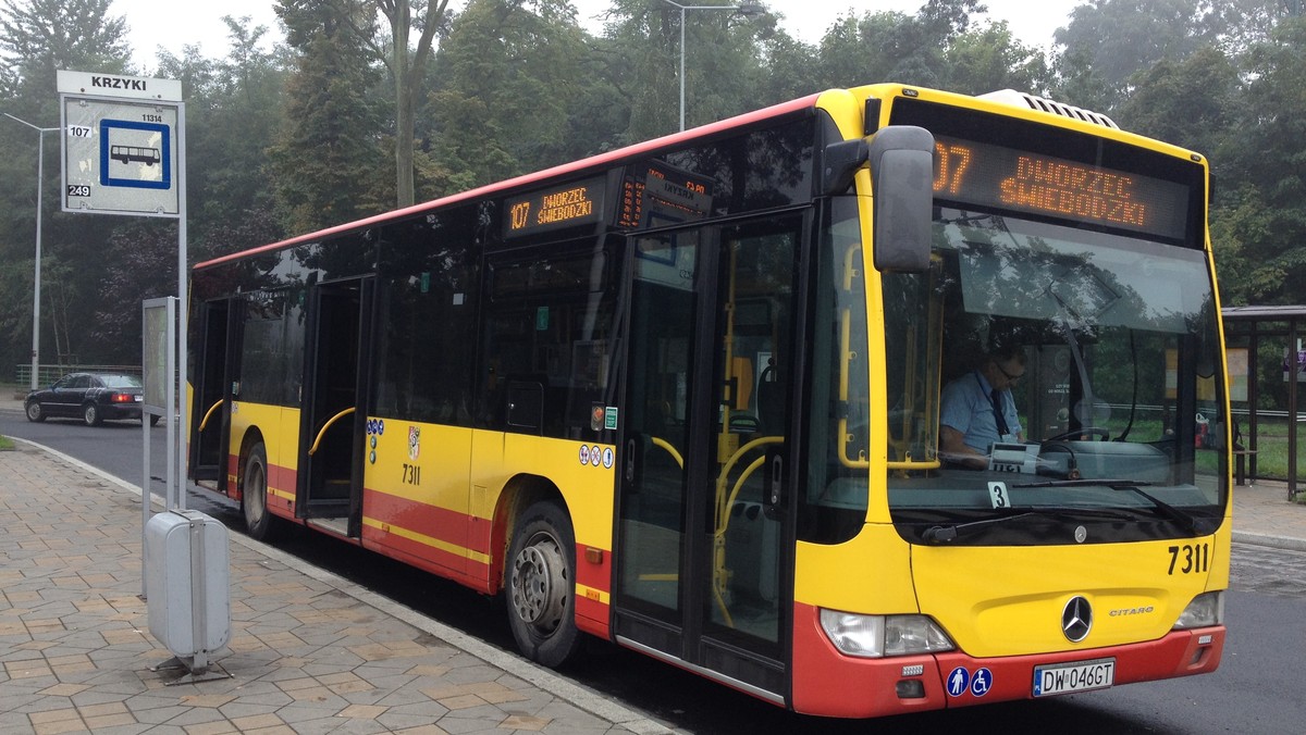 W ciągu najbliższego roku wrocławskie MPK chce kupić i wydzierżawić ponad 100 nowych, niskopodłogowych i klimatyzowanych autobusów. Nowe wozy zastąpią najbardziej wysłużone pojazdy Volvo, które wożą pasażerów po Wrocławiu od 19 lat.