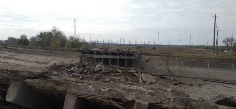Rosjanie "niszczą wszystkie mosty" w obwodzie chersońskim. "Chcą, by to wyglądało na planowy odwrót"