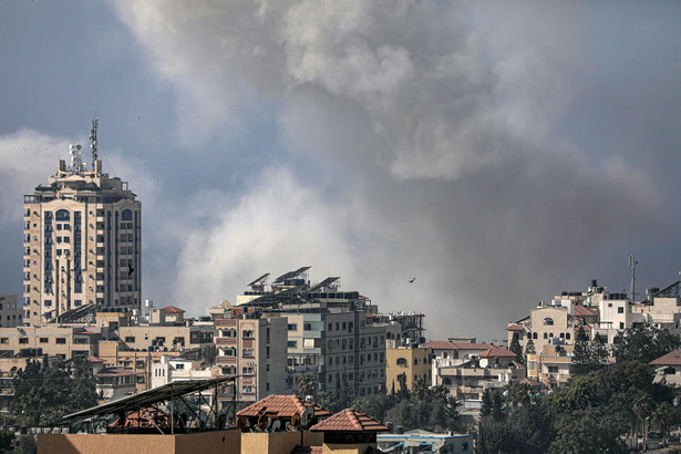 Kłęby dymu po ostrzale Strefy Gazy