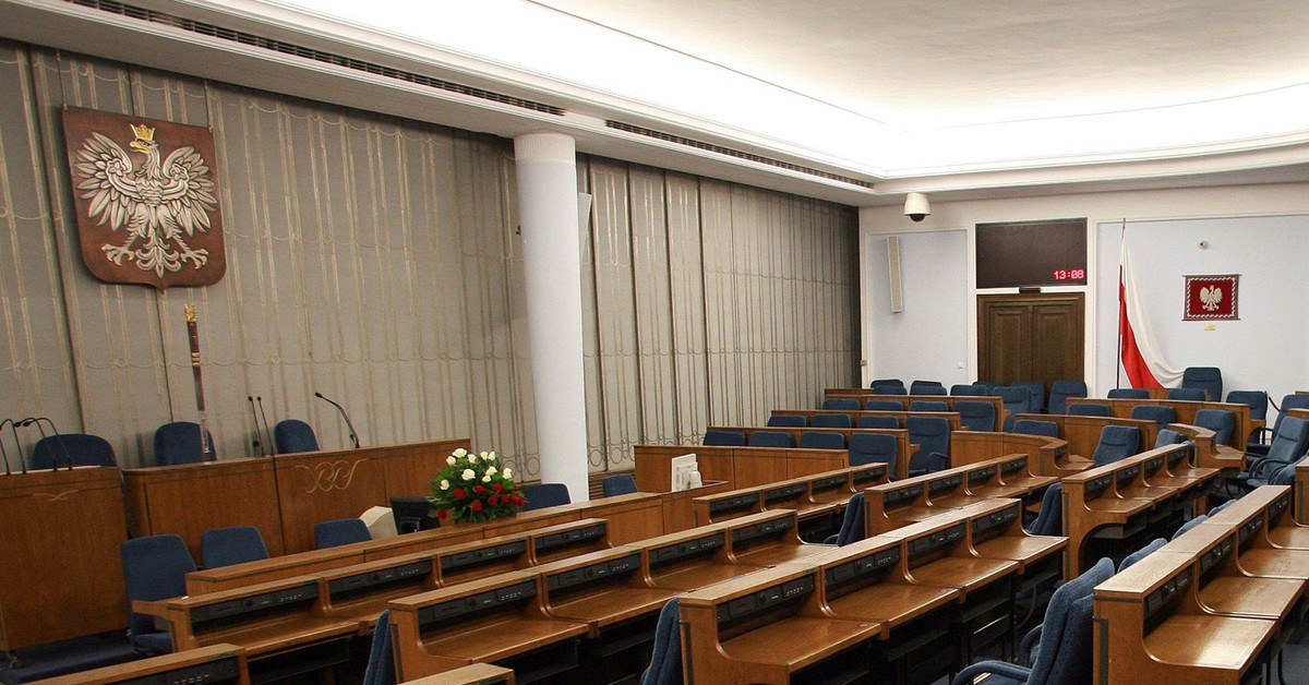 Senat przyjął ważne zmiany dla rolników, deweloperów, uczelni i sądów. Nowe przepisy o rękojmi, nawozach i cyfryzacji