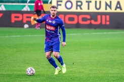 Piast kupił i szybko sprzedał Świerczoka. Teraz czas na... Japonię