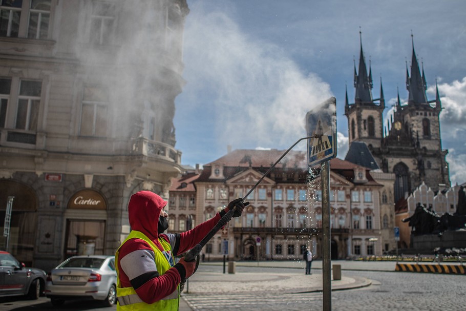 Restrykcje narzucone w ramach walki z epidemią koronawirusa miały duży wpływ na czeską gospodarkę