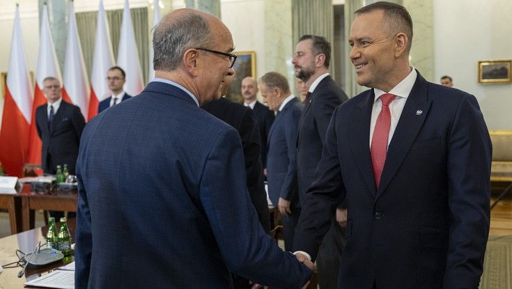 Nawrocki gra Czarzastym przeciw Tuskowi