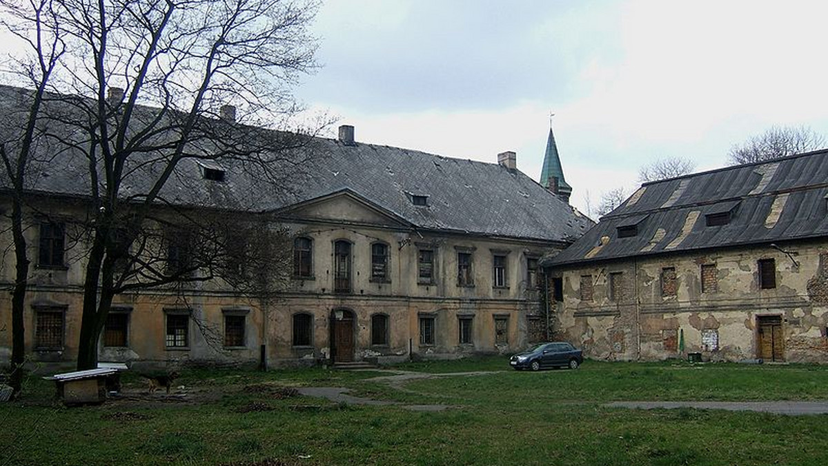 "Dziennik Zachodni": Pałac Donnersmarcków został sprzedany. Siemianowicka spółka Silesia, która od kilku lat była jego właścicielem, oddała budynek w ręce innej spółki Prestige Residences z Katowic.