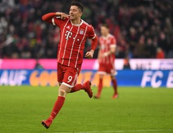 Liga niemiecka: Lewandowski wrócił w wielkim stylu. Polak najlepszym zagranicznym strzelcem Bayernu