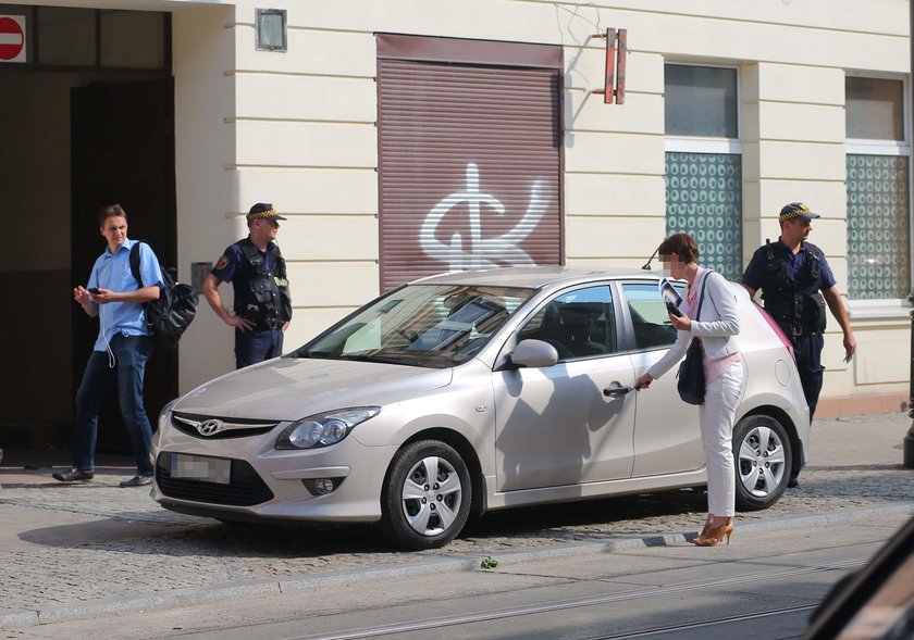 Tak parkują święte krowy w Łodzi. Na Kopernika interweniowała straż miejska